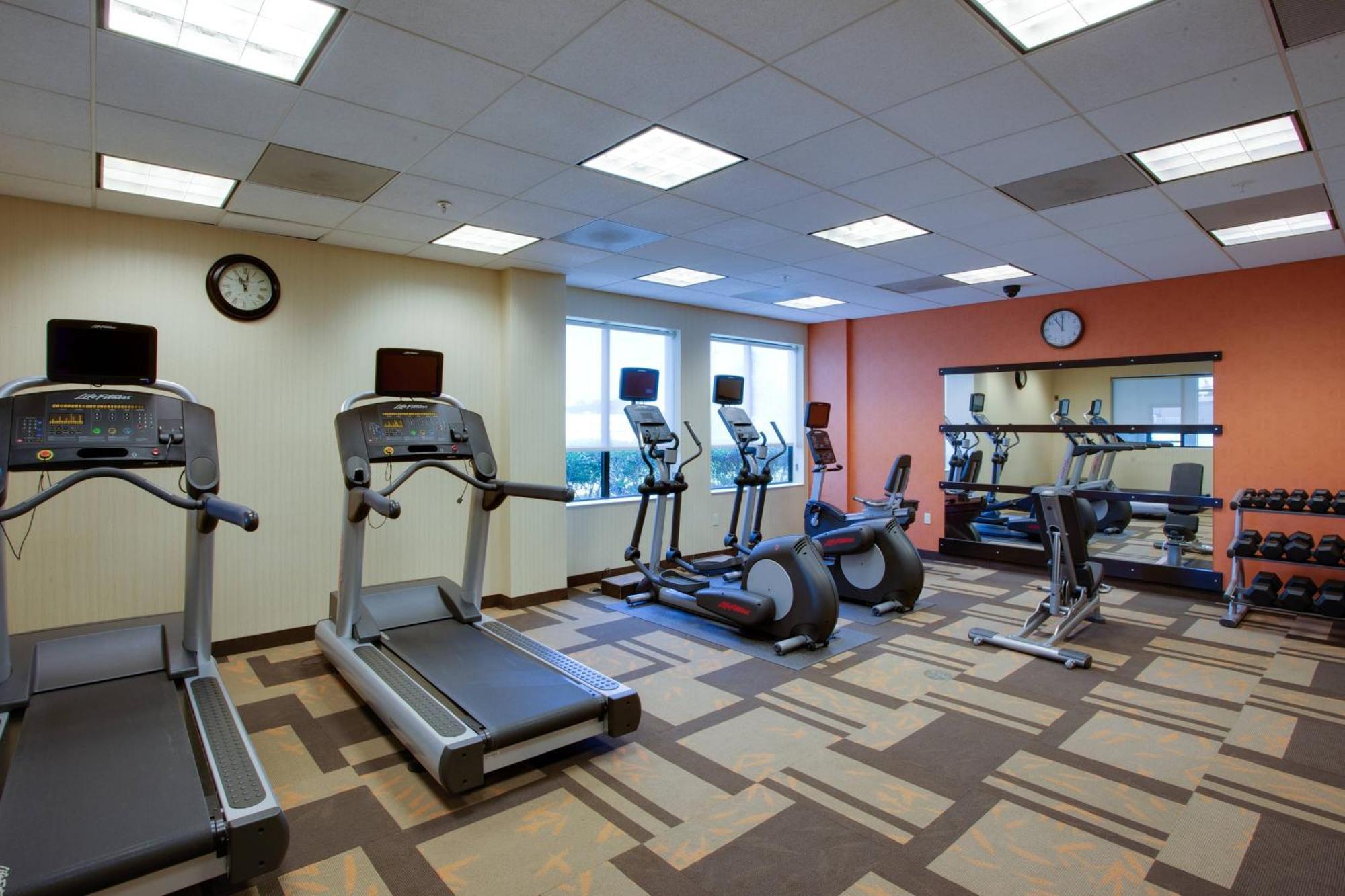 Hotel Courtyard Republic Airport Long Island/farmingdale 3*
