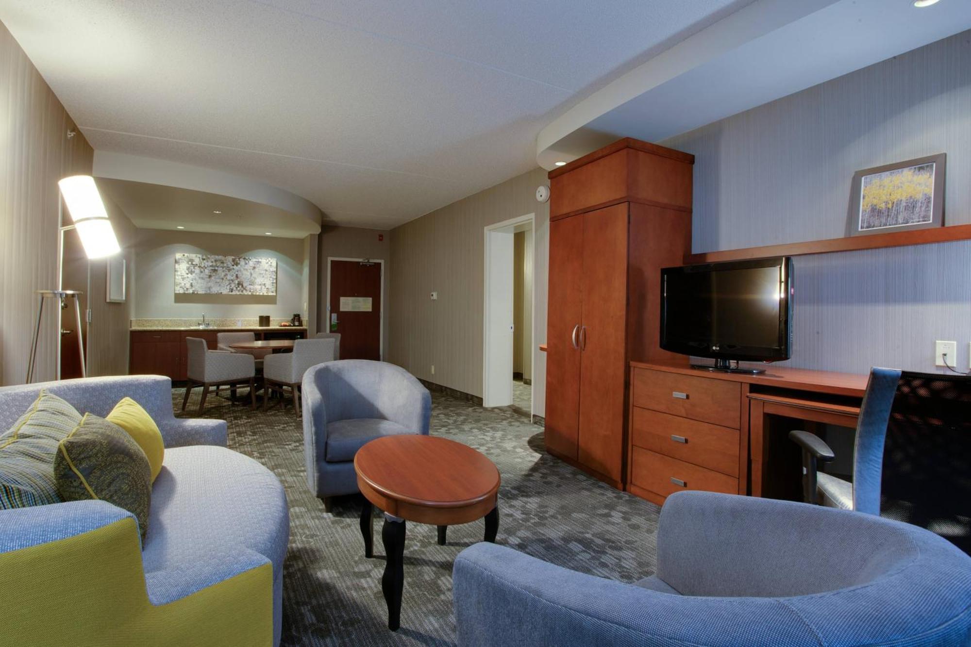 Courtyard Republic Airport Long Island/farmingdale 3*