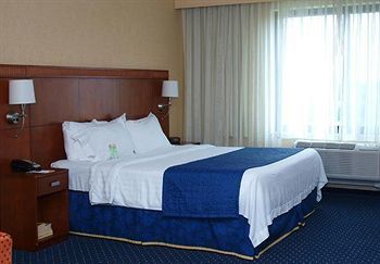 Courtyard Republic Airport Long Island/farmingdale 3*
